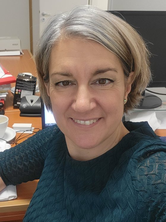 Réka Csergőffy – financial adviser for financing and insurance, Hungary